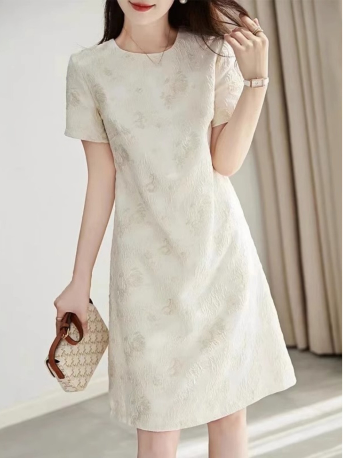 Summer Line Clothing Brand - Vestido Elegante de Verão com Corte